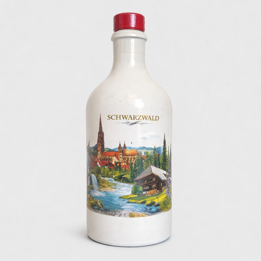 altes schwarzwälder kirschwasser im krug